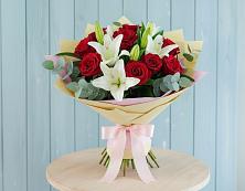Букет цветов из:  Лилии и Розы в Быкогорке