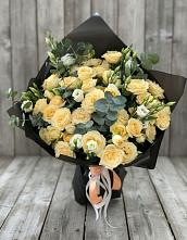 Букет цветов из:  Розы и Лизиантусы в Быкогорке