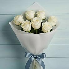 Букет 7 Белых роз Эдлесс Лав в Быкогорке