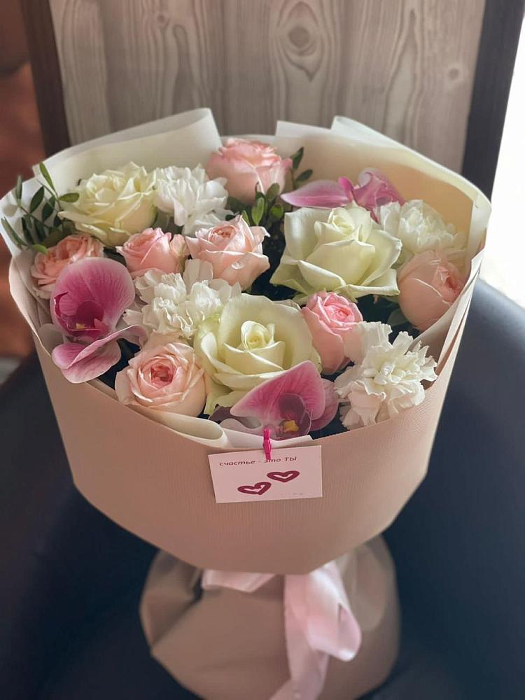 Букет цветов из: Орхидеи, Розы и Гвоздики в Быкогорке