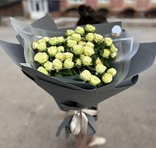 Букет Белые кустовые розы Солинеро в Быкогорке