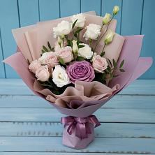 Букет цветов из:  Розы и Лизиантусы в Быкогорке