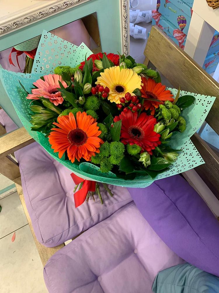 Букет цветов из: Герберы, Хризантемы и Альстромерии в Быкогорке