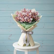 Букет цветов из:  Орхидеи и Розы в Быкогорке