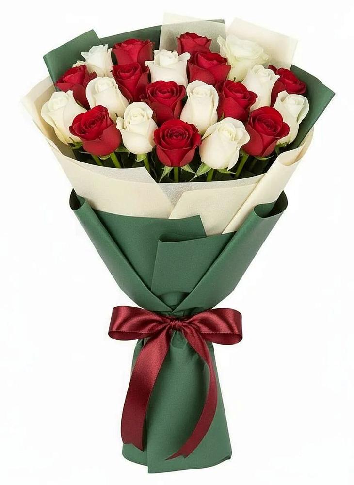 Букет Микс из красных и белых роз в Быкогорке