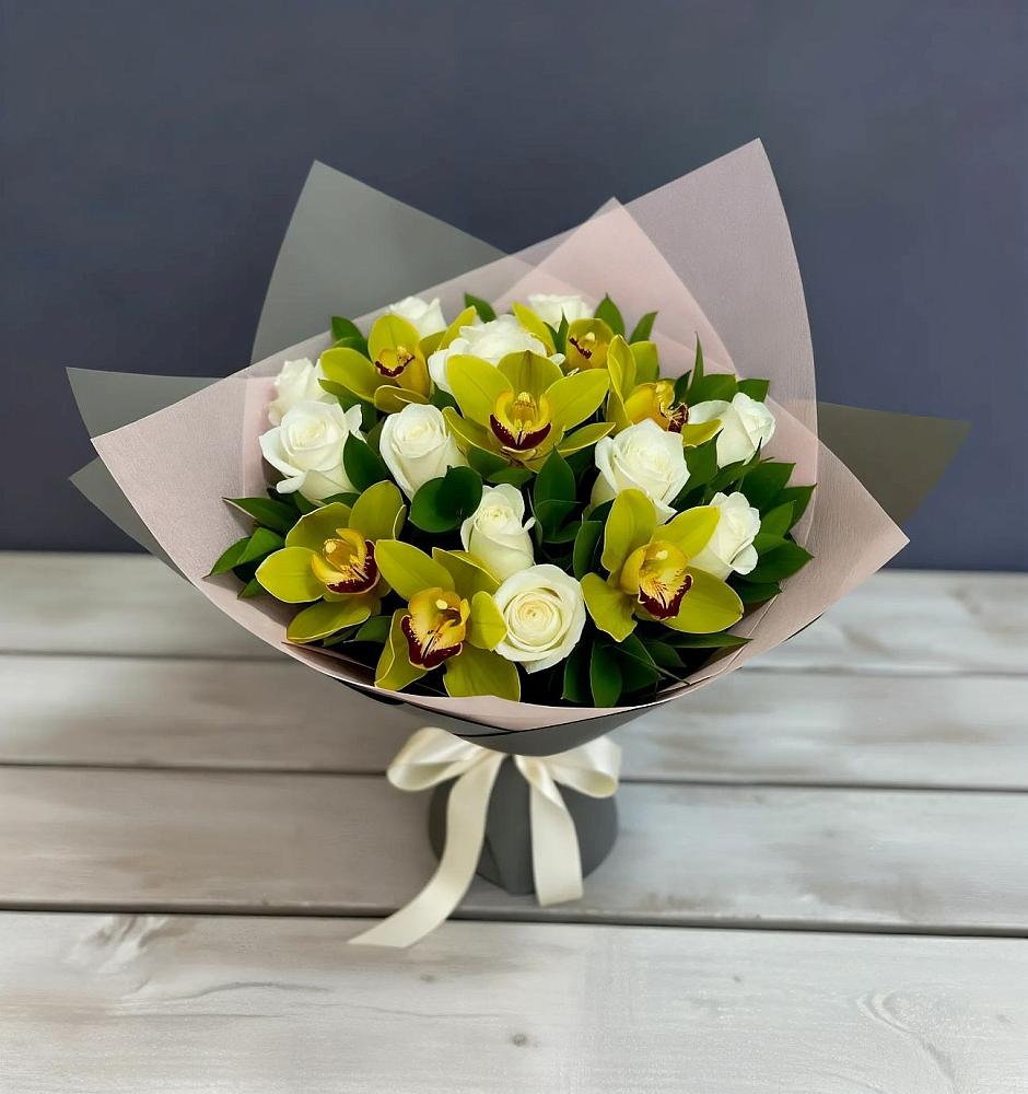 Букет цветов из: Орхидеи и Розы в Быкогорке