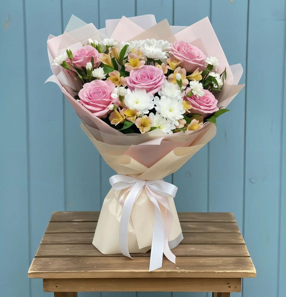 Букет цветов из: Гвоздики, Орхидеи и Розы в Быкогорке