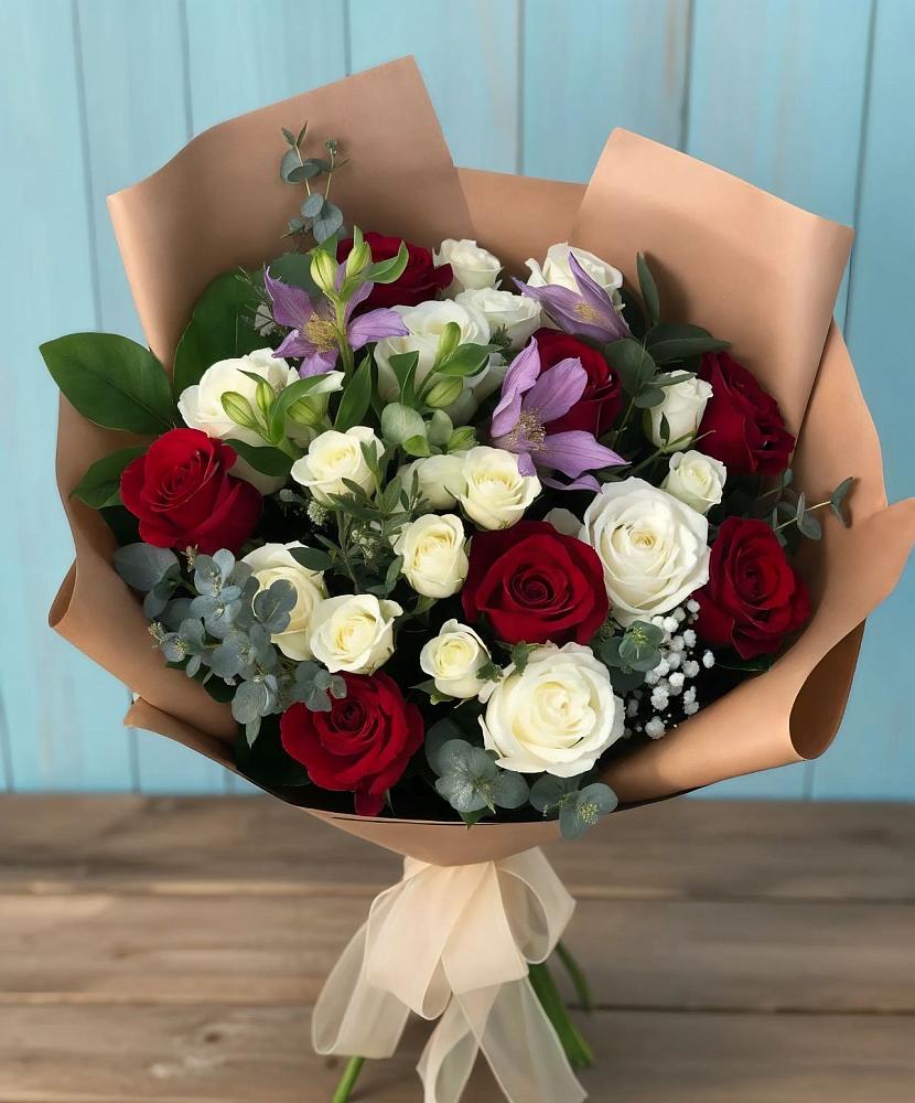 Букет цветов из: Розы и Альстромерии в Быкогорке